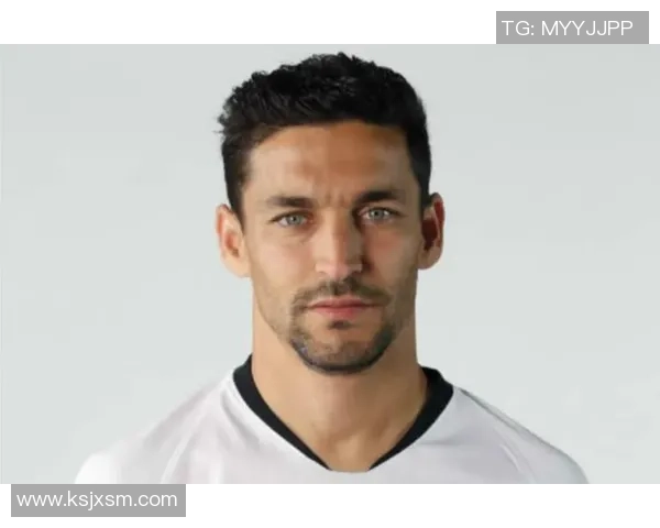 足球明星们热议纳瓦斯的精彩表现与职业生涯成就